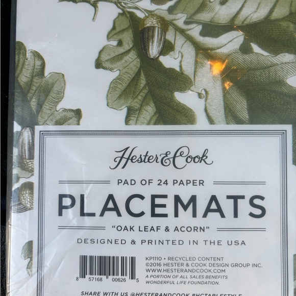 Placemats Hester & Cook. Oak Leaf & Acorn. Pad of 24 paper. 18" x 12" - Picture 2 of 3